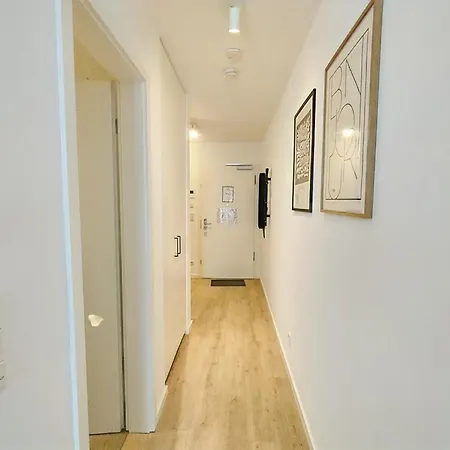 Univercity Fuer Bis Zu 4, Terrasse, Grill Apartment
