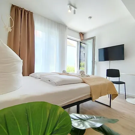Apartment Univercity Fuer Bis Zu 4, Terrasse, Grill Erlangen