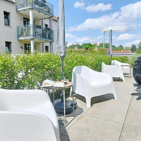Univercity Fuer Bis Zu 4, Terrasse, Grill