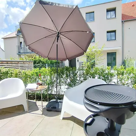 Univercity Fuer Bis Zu 4, Terrasse, Grill