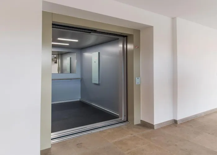 Univercity Fuer Bis Zu 4, Terrasse, Grill